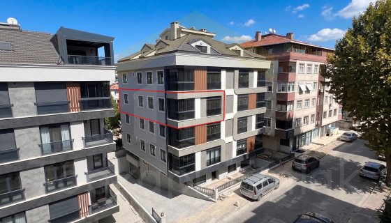BAHÇELİEVLER ÖMÜR PLAZA SOKAĞINDA / 3+1 / 135m² / SIFIR KİRALIK DAİRE