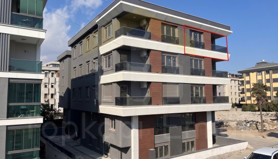 BAHÇELİEVLER ÖMÜR PLAZA SOKAĞI / E'5'E CEPHE / 140m² /  3+1 / SIFIR KİRALIK DAİRE